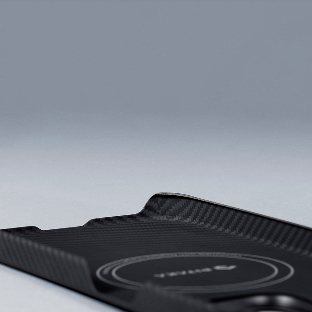 Apple iPhone 15 Plus Kılıf M-safe Şarj Özellikli 600D Aramid Fiber Pitaka Ultra-Slim Classic Serisi Black-Grey Twill Kapak