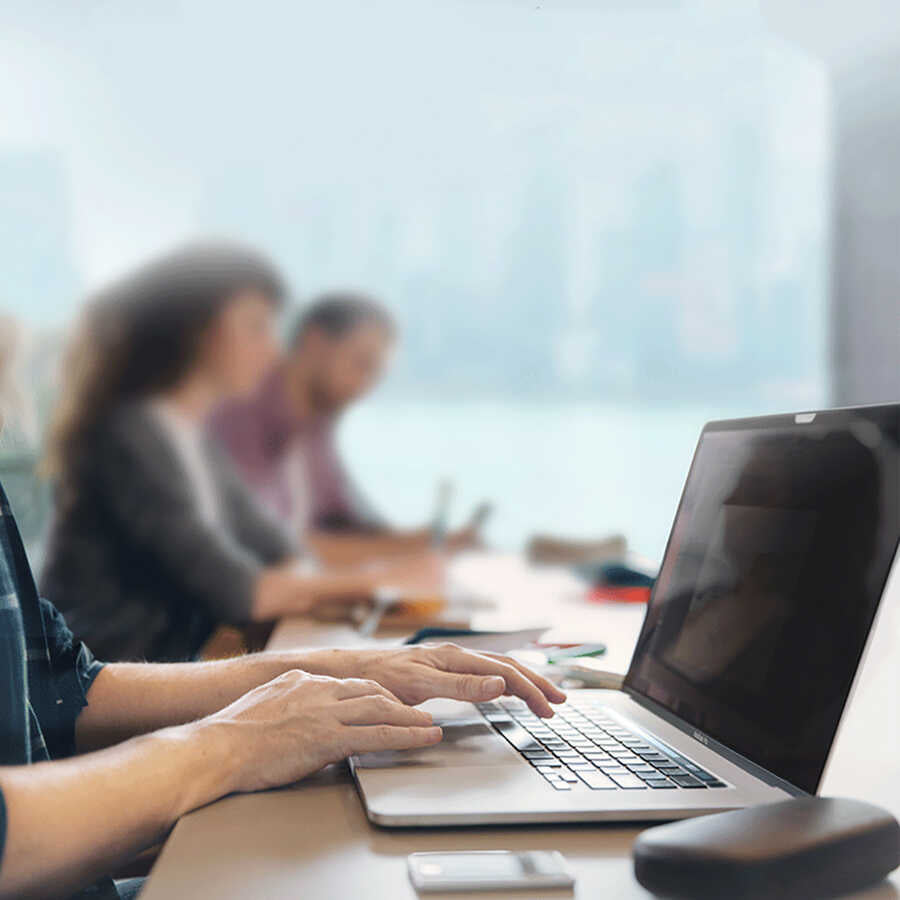 Apple Macbook 16' Touch Bar Wiwu Mıknatıslı Privacy Ekran Koruyucu