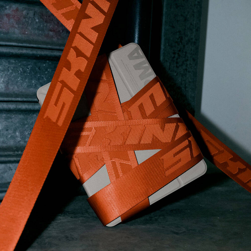 Apple iPad Air 11 2025 M3 Kılıf SkinArma Kabartma Baskı Tasarımlı 360 Tam Koruma Arkası Şeffaf Standlı Gamma Kılıf