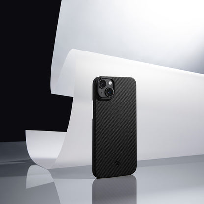 Apple iPhone 14 Kılıf M-safe Şarj Özellikli 1500D Aramid Fiber Pitaka Ultra-Slim Classic Serisi Black-Grey Twill Kapak