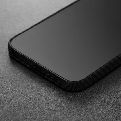 Apple iPhone 14 Kılıf M-safe Şarj Özellikli 1500D Aramid Fiber Pitaka Ultra-Slim Classic Serisi Black-Grey Twill Kapak