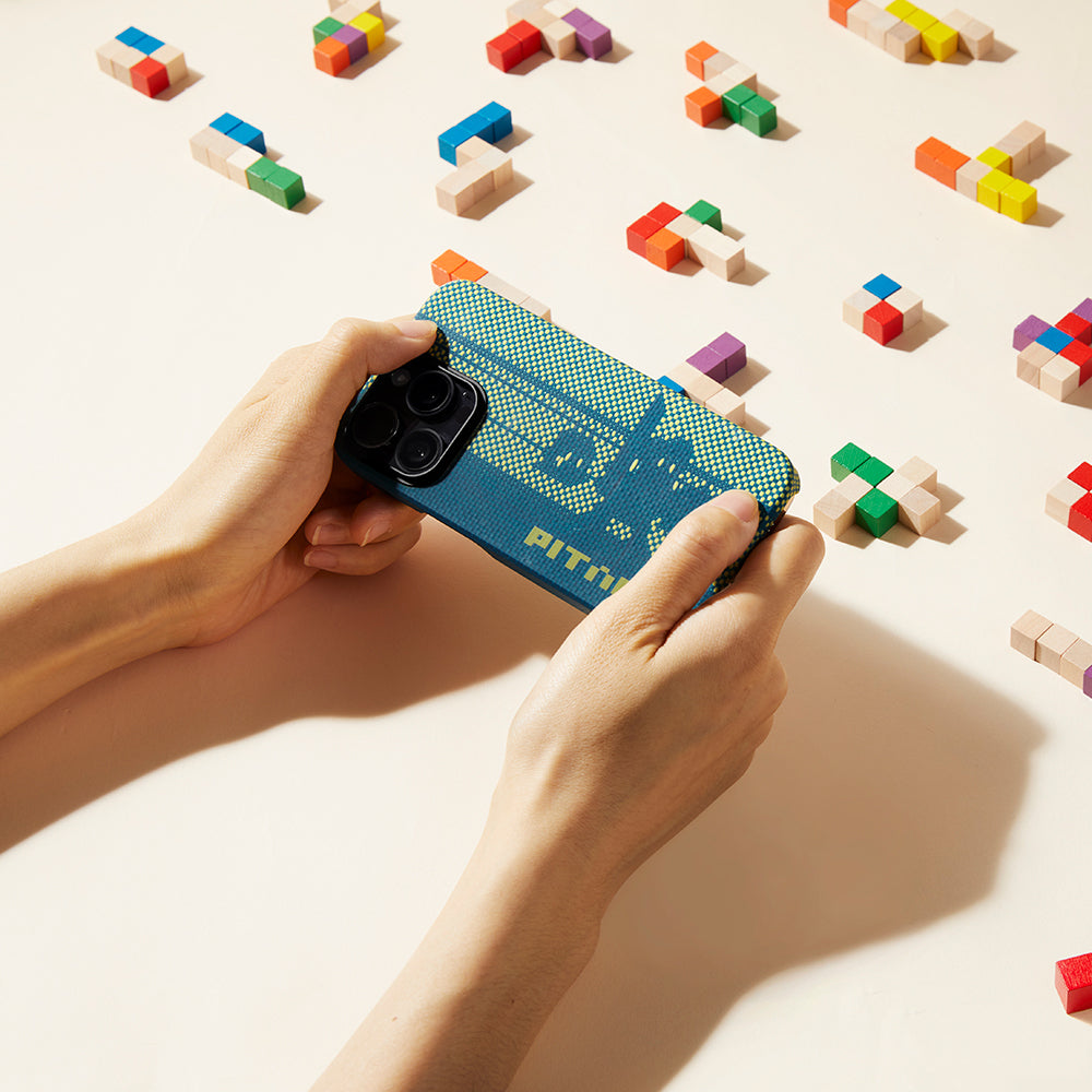 Apple iPhone 14 Pro Kılıf M-safe Şarj Özellikli Aramid Fiber Pitaka Tactile Woven Pixel Game Kapak