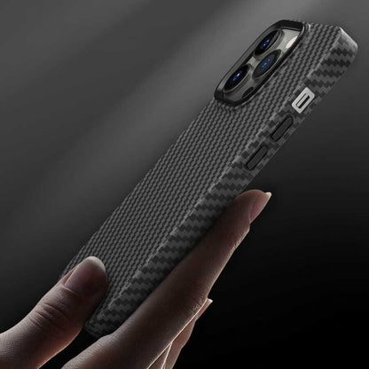 Apple iPhone 14 Pro Kılıf ​​​​​Wiwu Karbon Fiber Görünümlü M-safe Wireless Şarj Özellikli Kabon Kapak