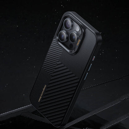 Apple iPhone 14 Pro Max Kılıf M-safe Şarj Özellikli Karbon Fiber Benks Montage Hybrid ArmorPro Kevlar Kapak