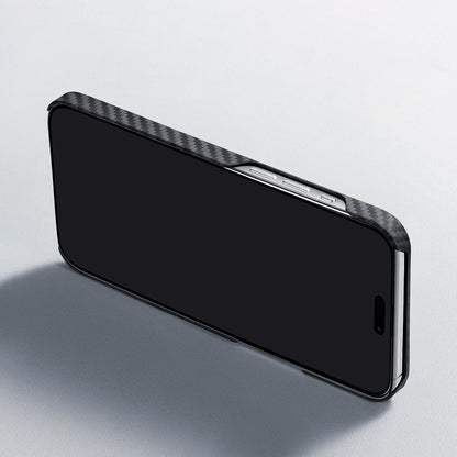 Apple iPhone 15 Plus Kılıf M-safe Şarj Özellikli 1500D Aramid Fiber Pitaka Ultra-Slim Classic Serisi Black-Grey Twill Kapak