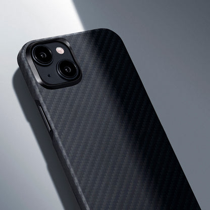 Apple iPhone 15 Plus Kılıf M-safe Şarj Özellikli 1500D Aramid Fiber Pitaka Ultra-Slim Classic Serisi Black-Grey Twill Kapak