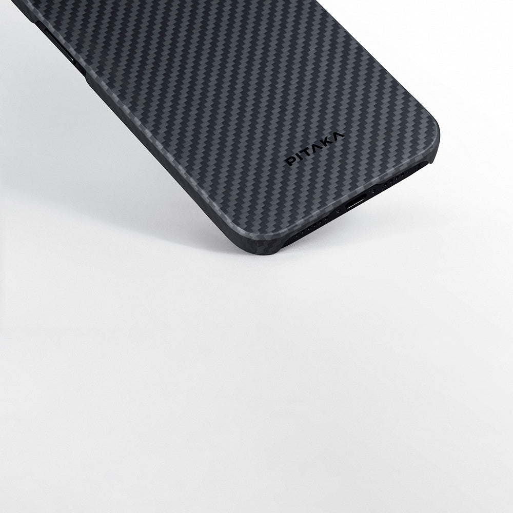 Apple iPhone 15 Plus Kılıf M-safe Şarj Özellikli 1500D Aramid Fiber Pitaka Ultra-Slim Classic Serisi Black-Grey Twill Kapak