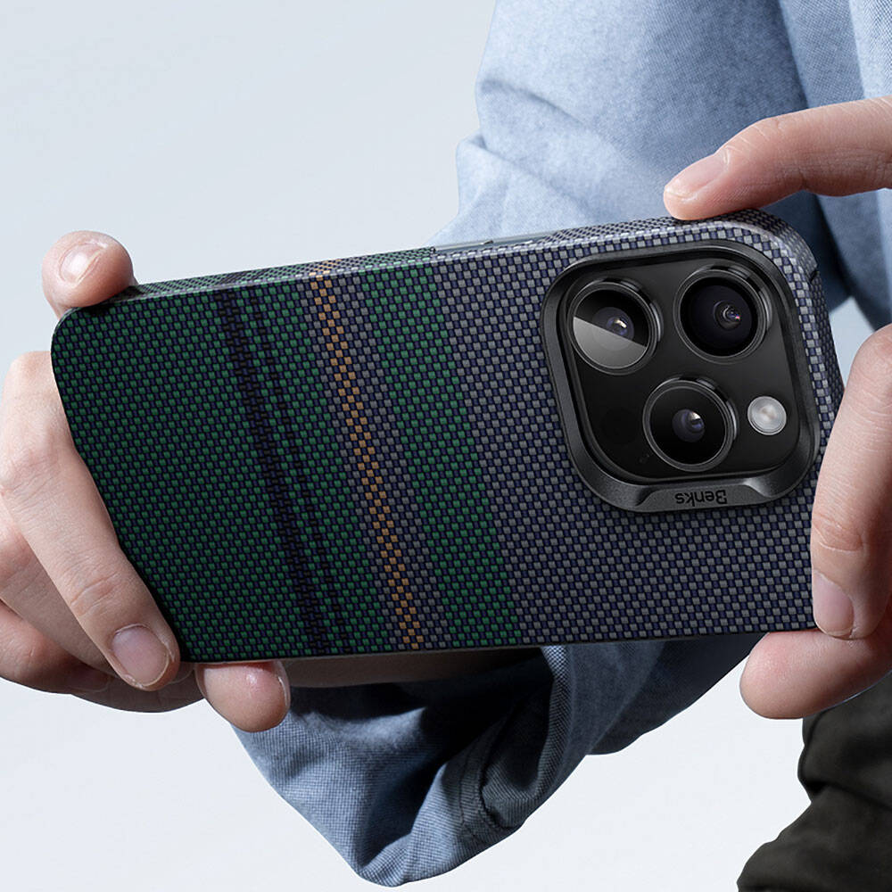 Apple iPhone 15 Pro Kılıf M-safe Şarj Özellikli Karbon Fiber Tasarımlı Benks Aurora ArmorAir Kevlar Kapak