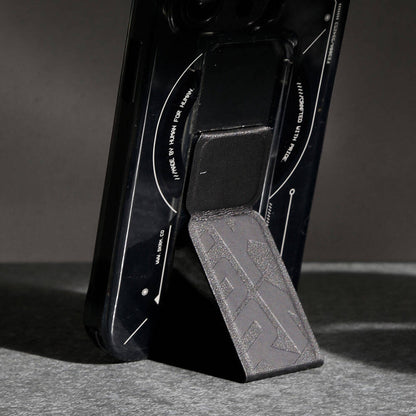 Apple iPhone 15 Pro Max Kılıf M-safe Şarj Özellikli Teknoloji Desenli Standlı Skinarma Helio Kapak