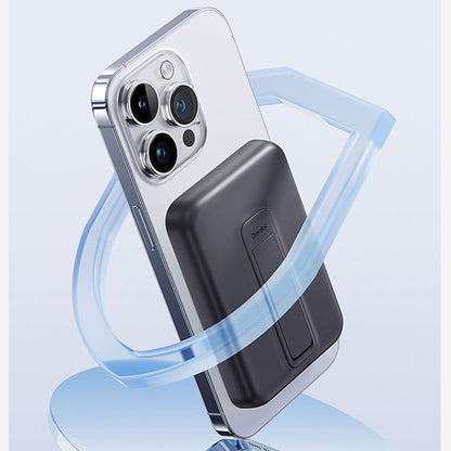 Benks MP09 M-safe Magnetik Standlı İnce Tasarımlı Powerbank 6000mAh